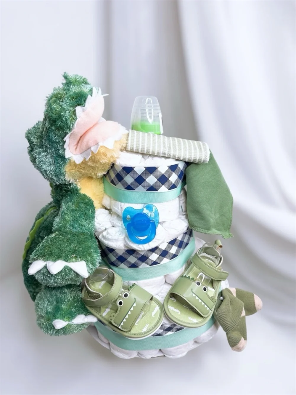 Crocodile Diaper Cake, Baby shower gift